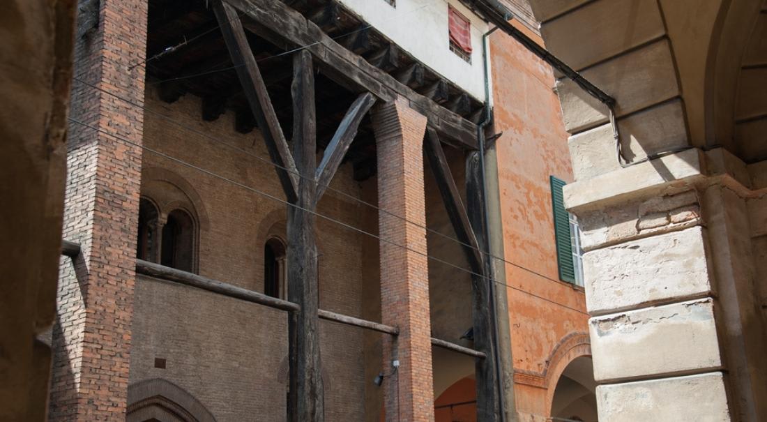 corte isolani, Bologna
